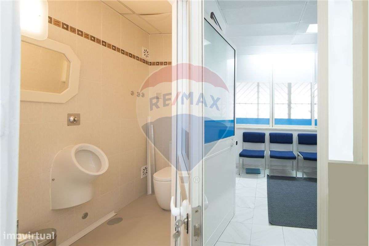 Escritório na Avenida Dom Carlos I - Grande imagem: 4/15