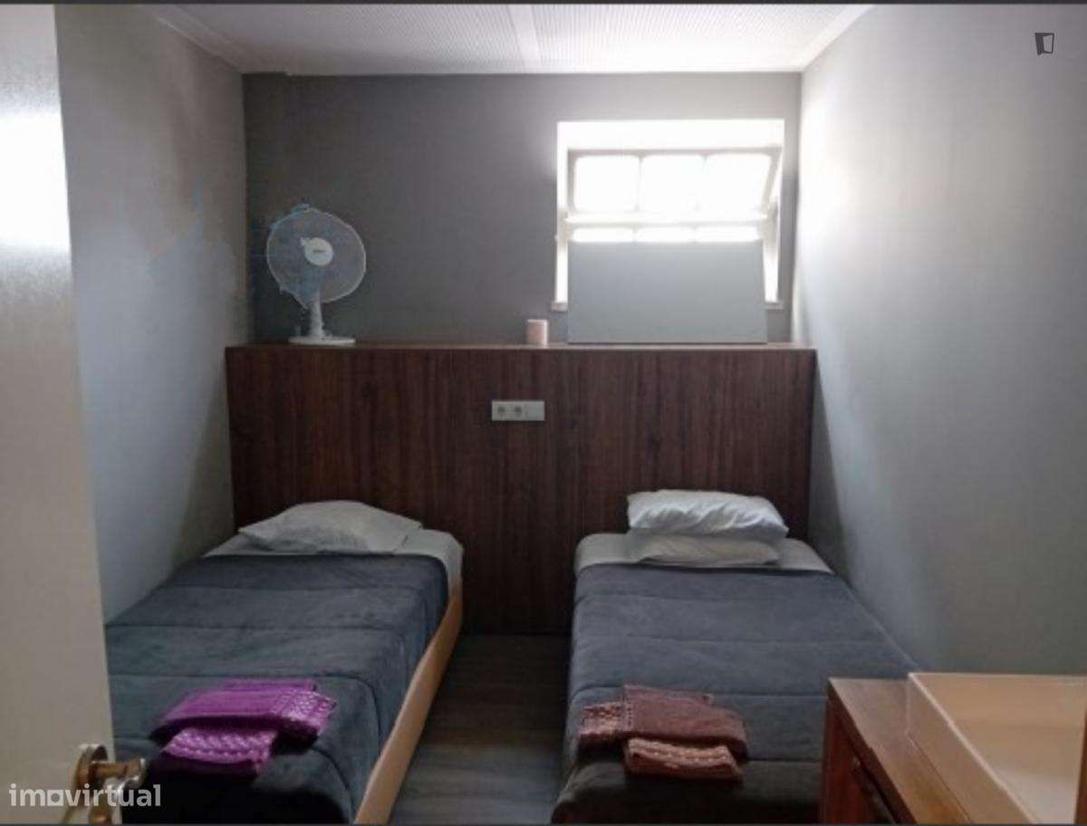 Quarto - localizado em Lisbon - Grande imagem: 2/10