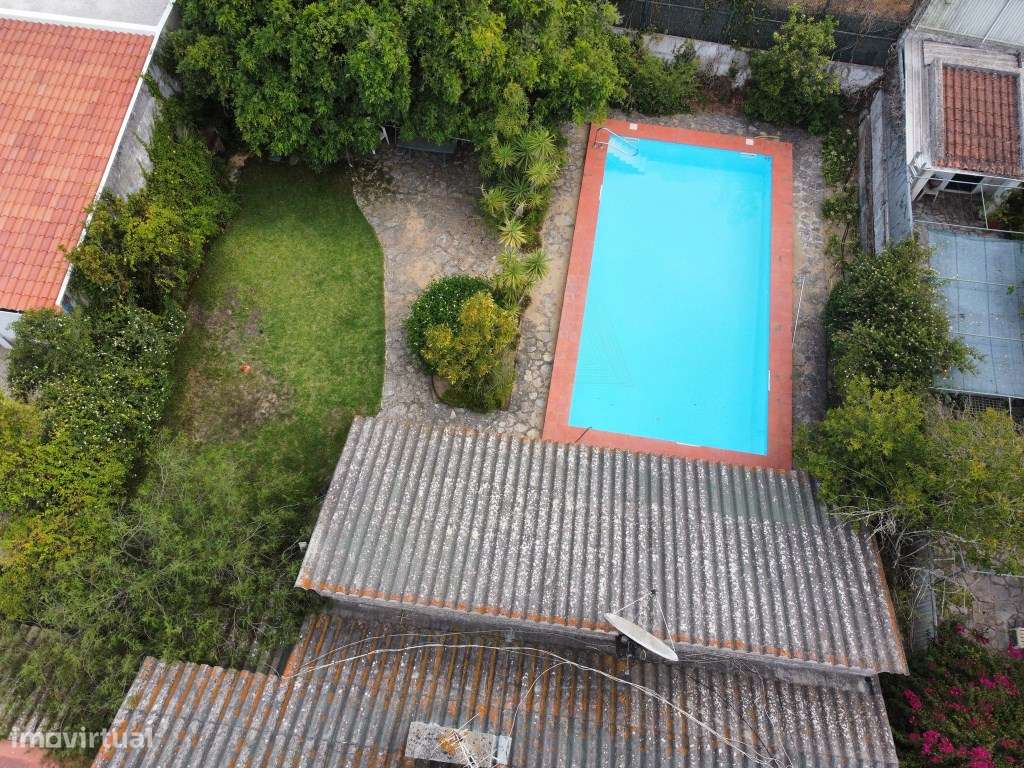 Moradia isolada T4 na Cotovia - localização central, espaçosa e com... - Grande imagem: 2/27