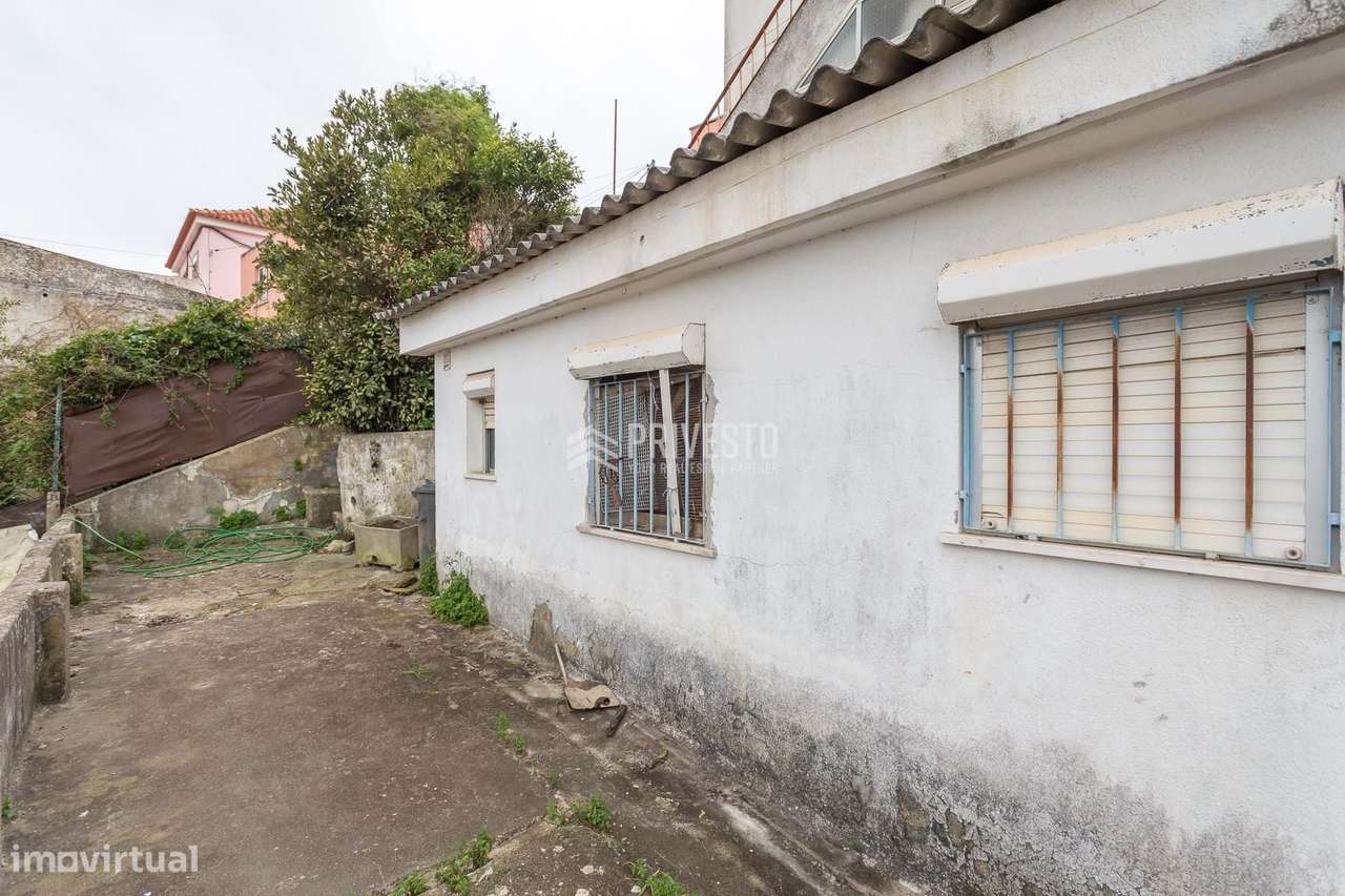 Prédio Devoluto com 3 Apartamentos | Lote 551 m² | Alcabideche-22