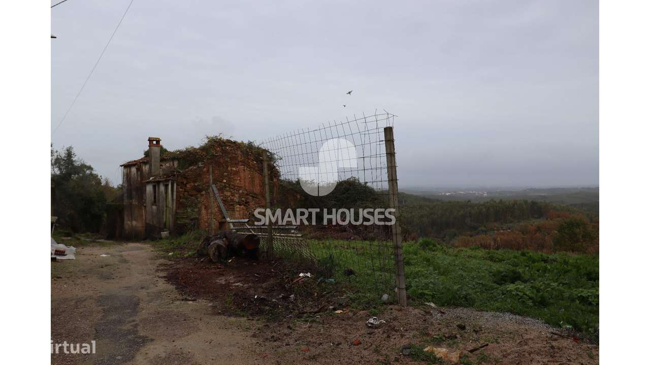 Moradia T3 Covelo p/ reconstruir - Grande imagem: 2/8