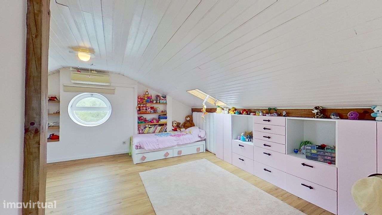 Moradia em Massamá, Rua Direita (tem anexos T-0 e T-2 independentes)-27