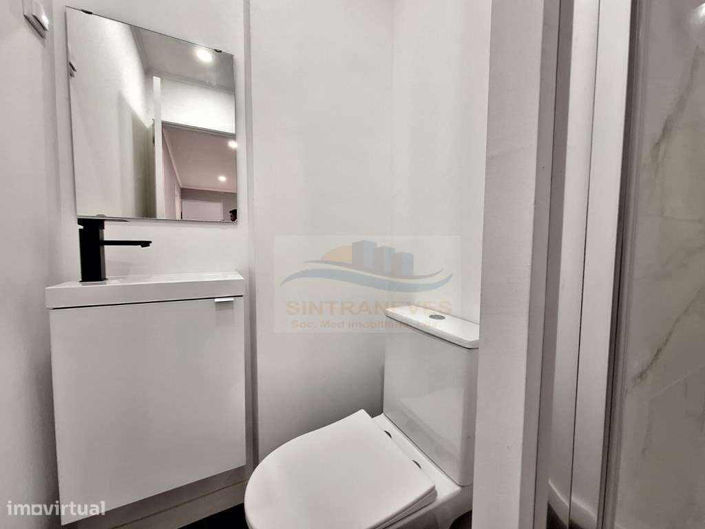 Oportunidade! T4 Renovado com Cozinha Nova e Open Space-11