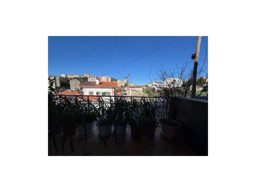 VENDE-SE MORADIA T4+1 COM PISCINA AQUECIDA E GARAGEM.-11