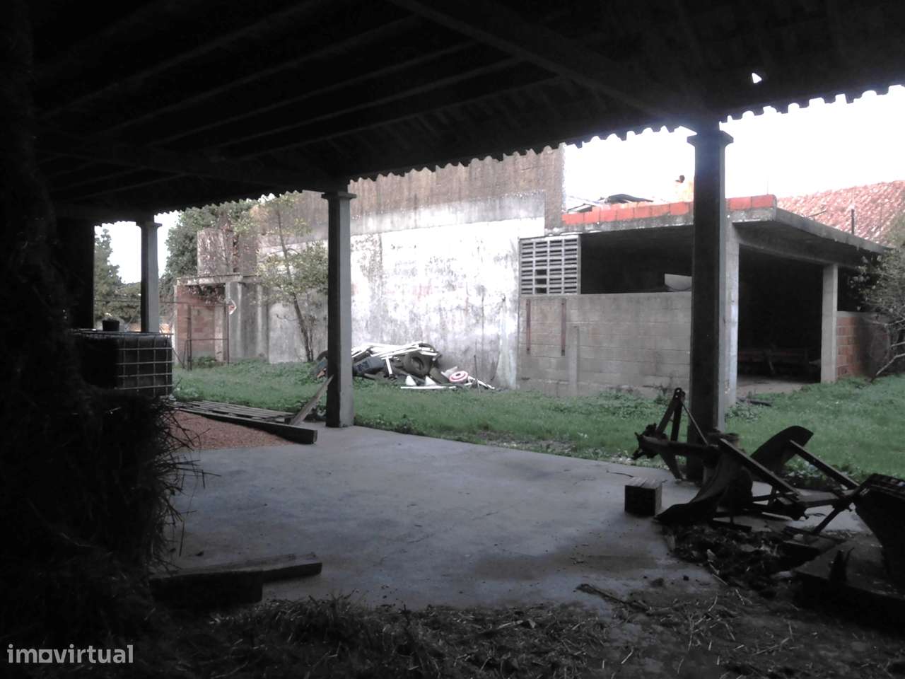 Quinta com Moradia T5 / Restaurar / Carvide / Leiria-6