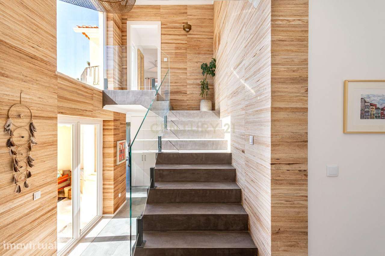 Charme Tradicional • Conforto Moderno • Energia Solar Inteligente (202-26