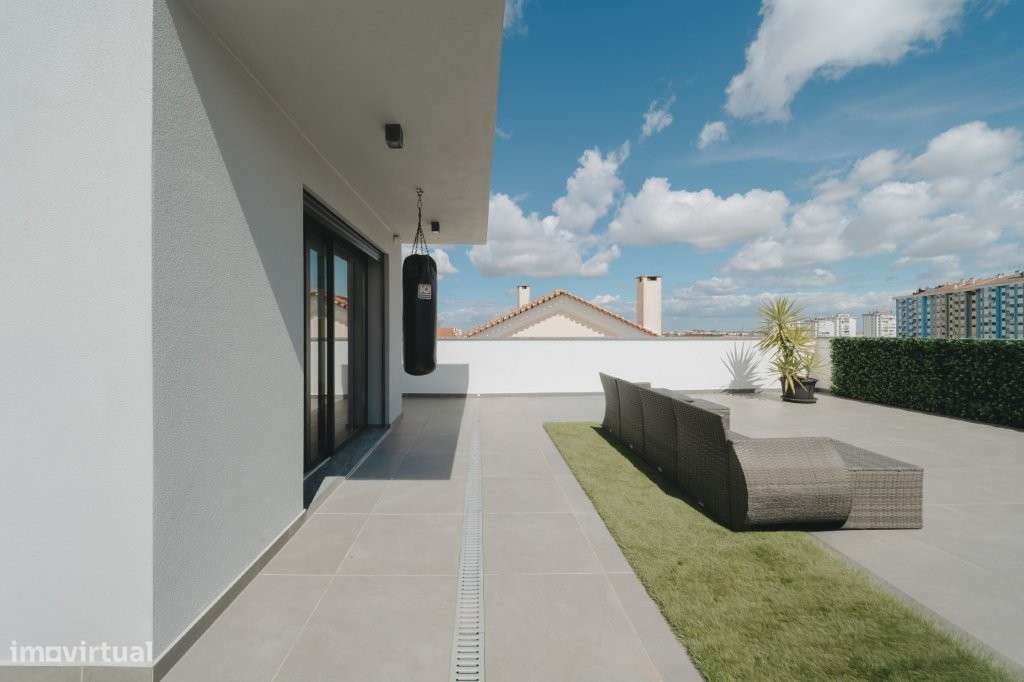 Moradia T4 / Ramada / Moderna é Exclusiva Construção-34
