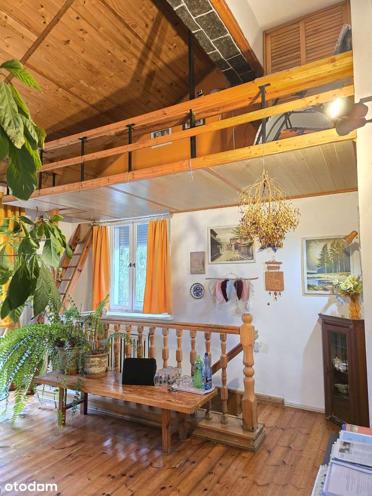 Interesujący dom w bardzo dobrej lokalizacji!-1