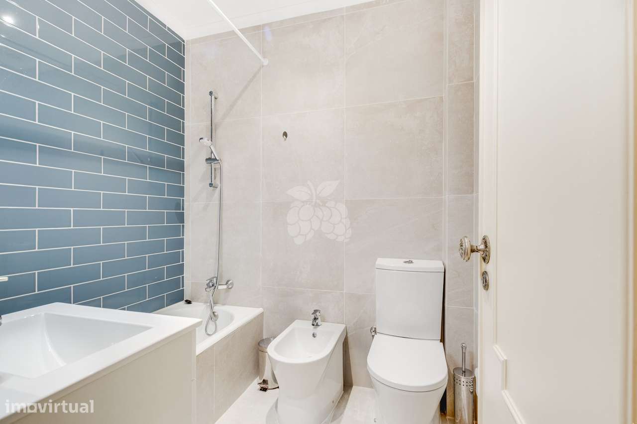 Apartamento T4 Remodelado-14