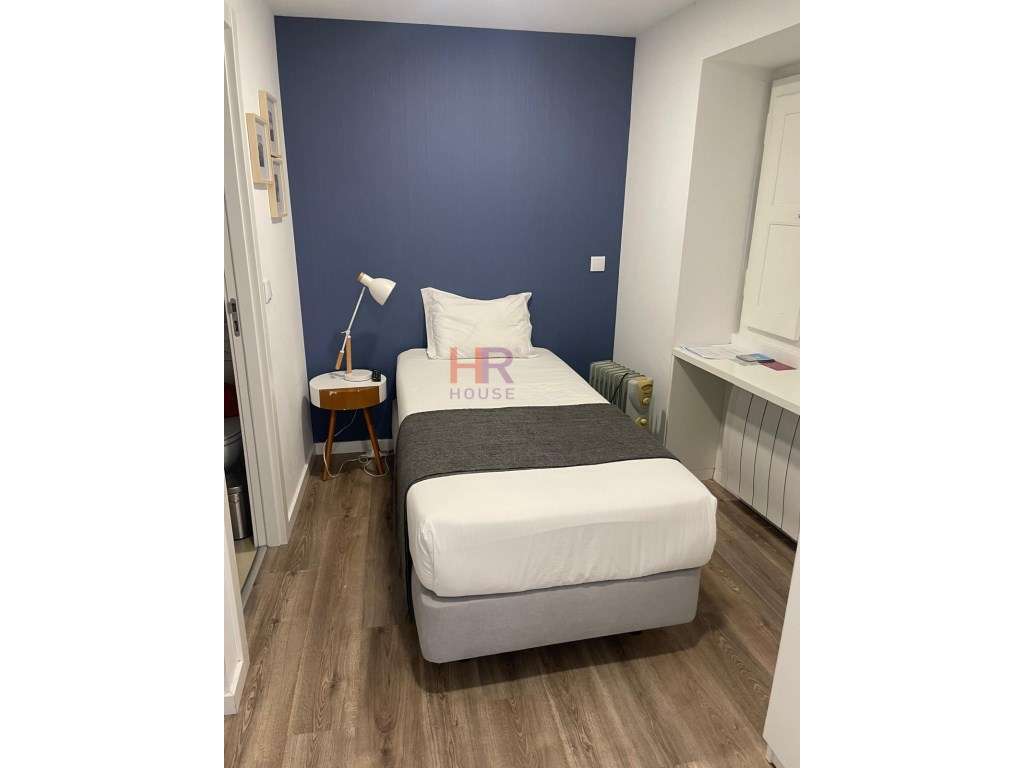 Vende-se Prédio com 8 estúdios mobilados e equipados.-21