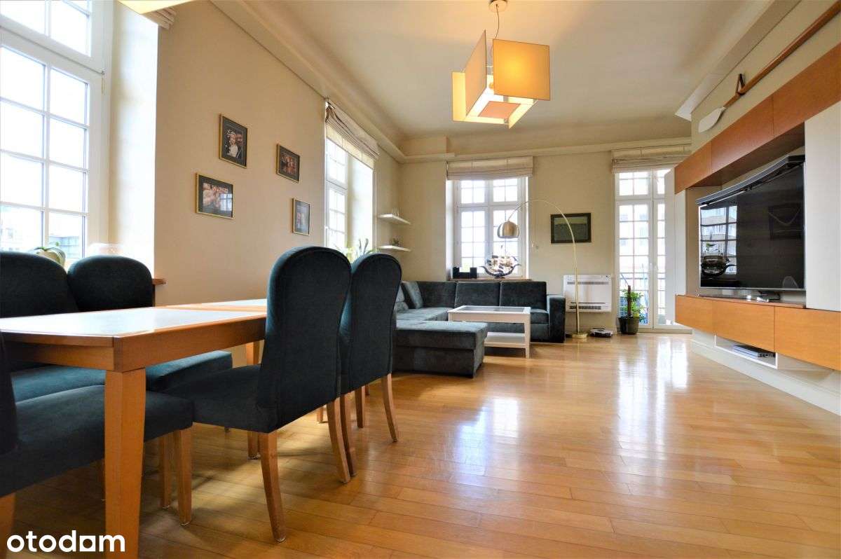 Śliczny i b. wysoki apartament w pięknej kamienicy-0