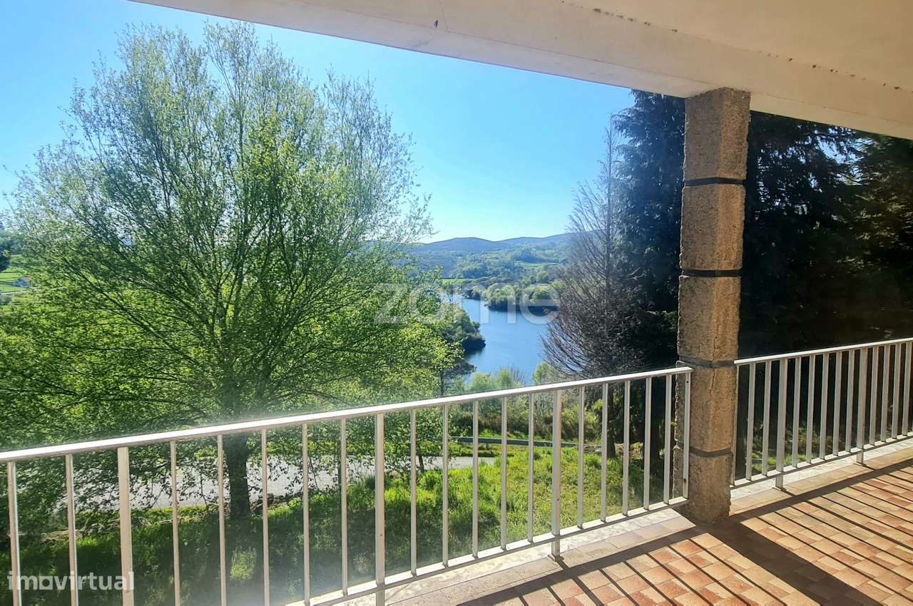 Moradia T4 em Montalegre - Com vistas para o Rio Rabagão - Grande imagem: 2/18