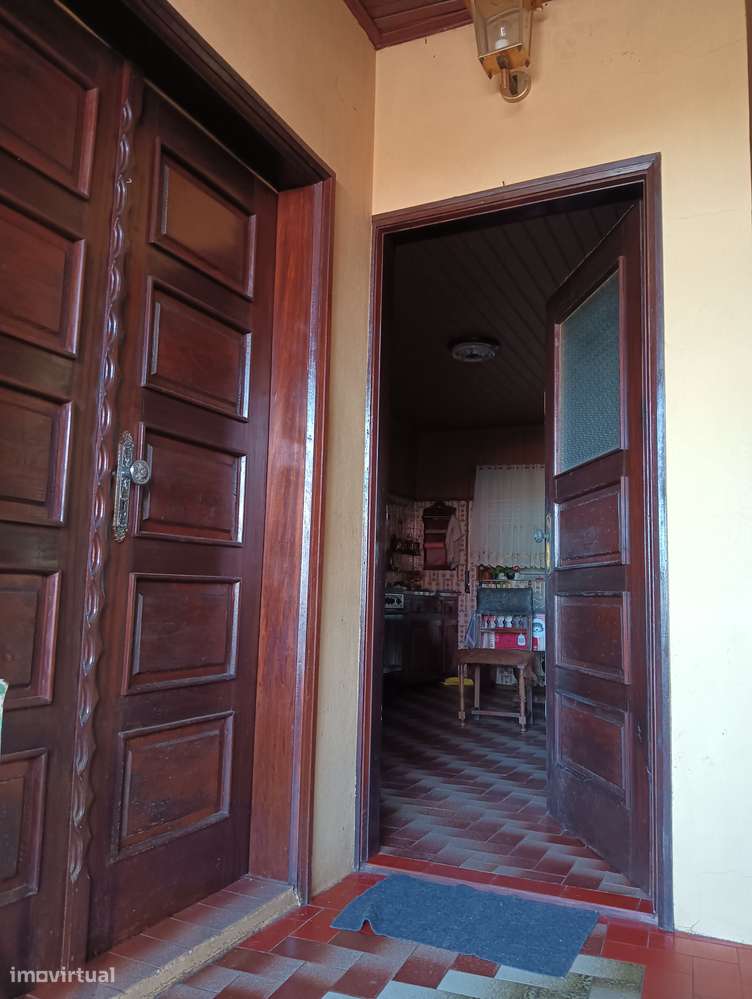 Moradia Familiar R/C e 1º andar - Grande imagem: 5/12