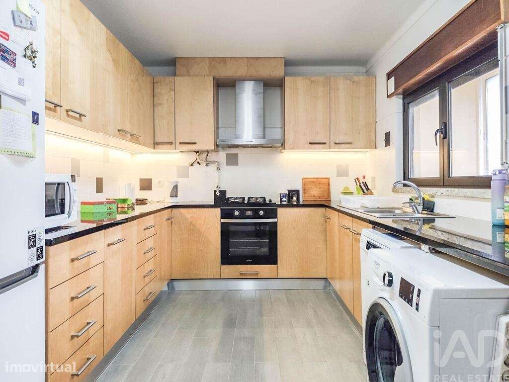 Casa / Villa T4 em Marinha Grande de 220 m2 - Grande imagem: 4/34