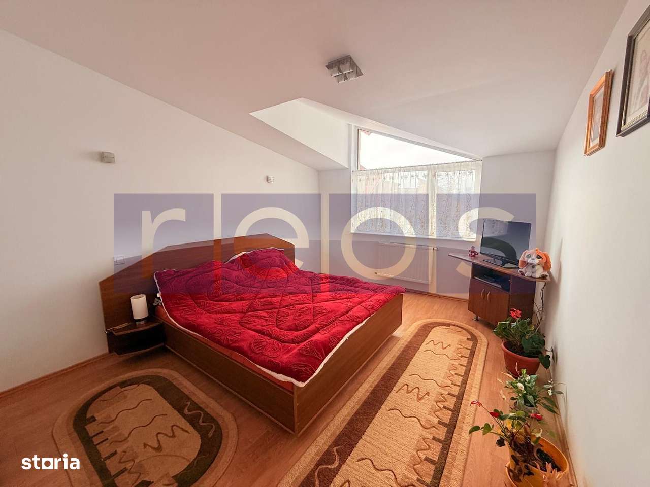 VANZARE VILA LA CHEIE | 280 MP | 1080 MP TEREN | 7 CAMERE | FUNDENI | - Imagine principală: 5/16