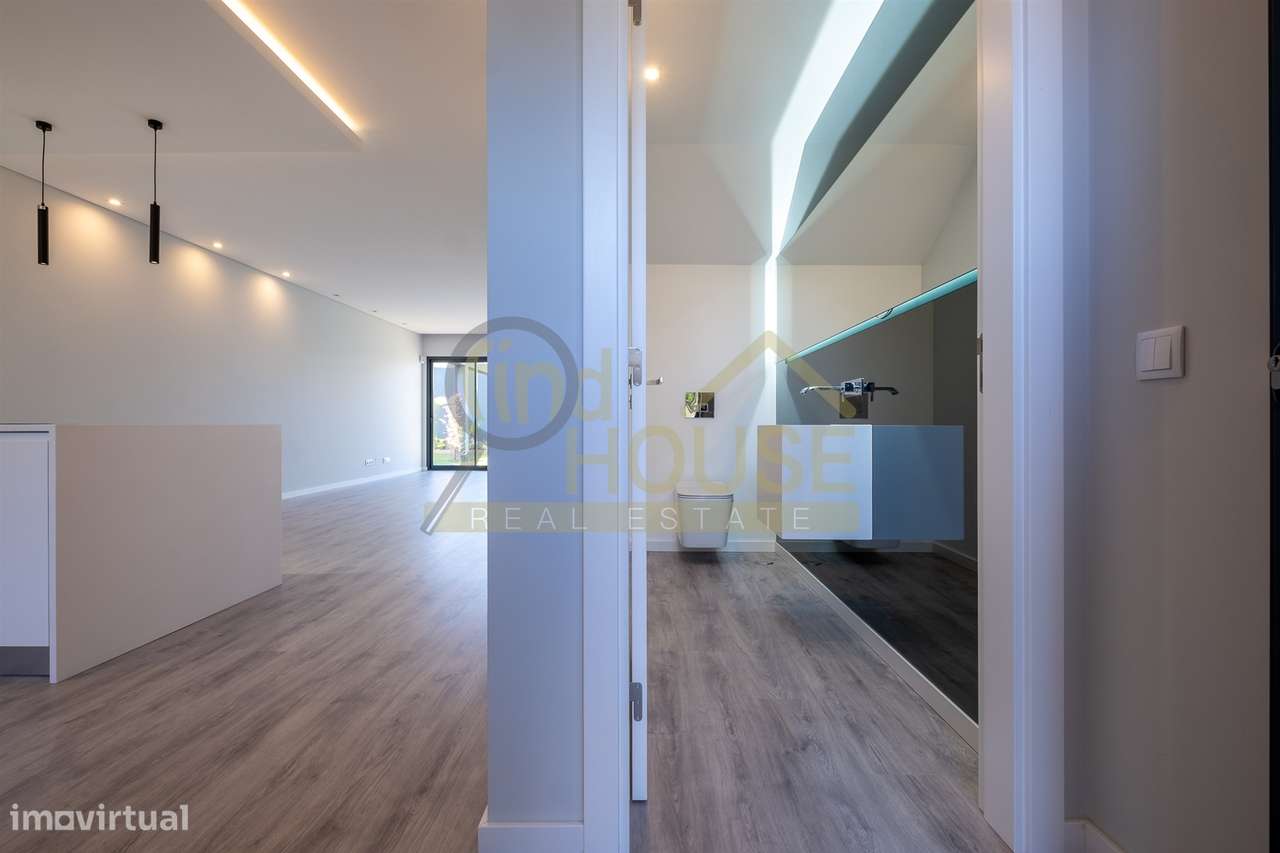 Moradia geminada T3 em Bicesse-6