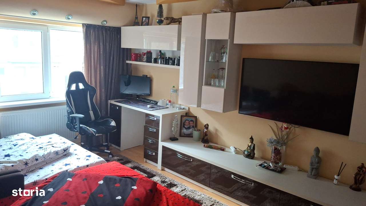 CET , apartament 2 camere decomandate , etaj 1/4 , centrala gaze-7