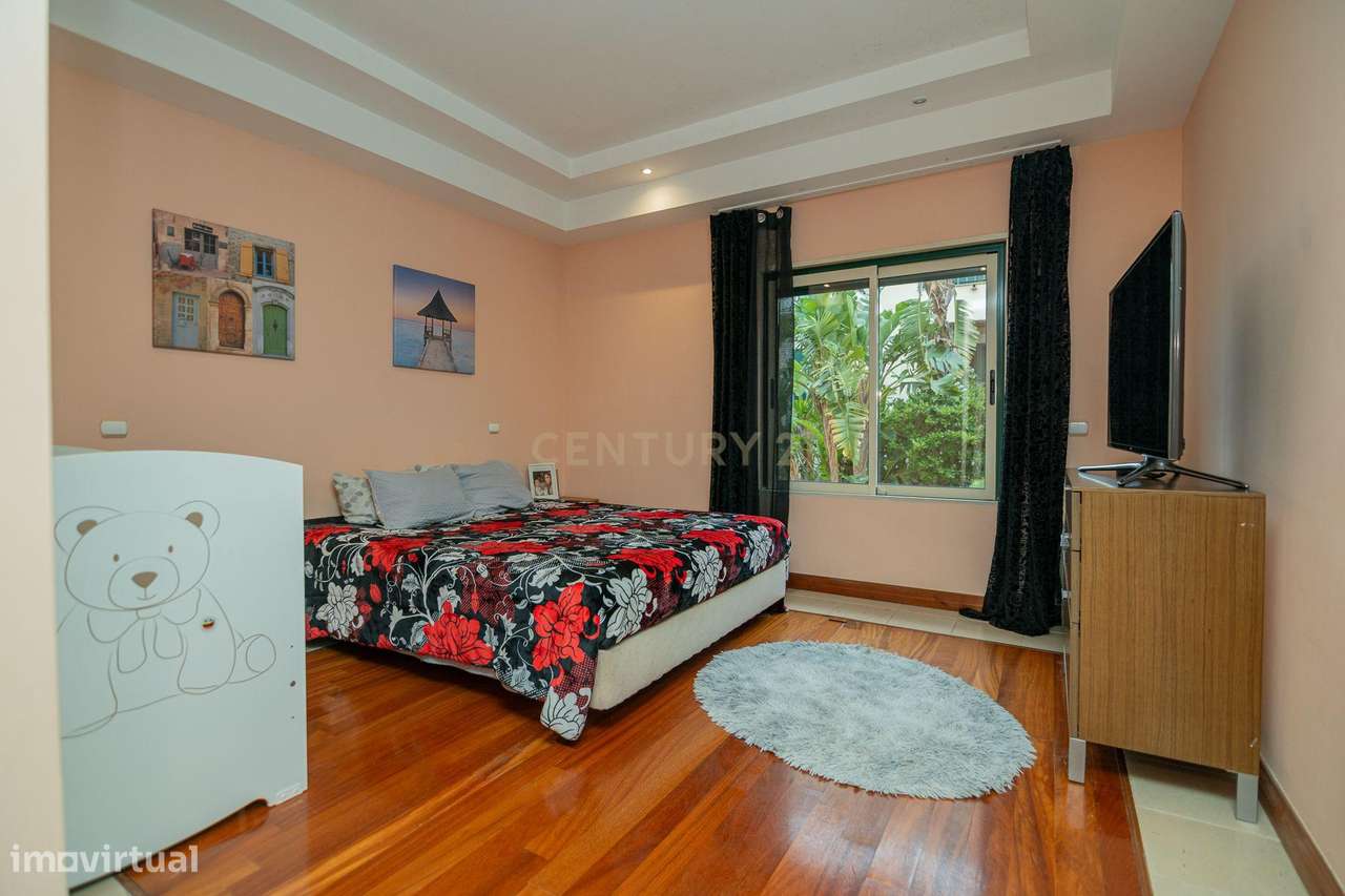 FABULOSO APARTAMENTO DE LUXO T2 DE GRANDES DIMENSÕES COM 2 LUGARES DE-23