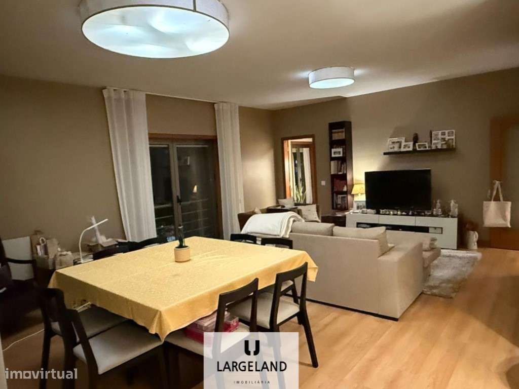 Apartamento tipologia T2 localizado no Glicinias - Grande imagem: 2/7