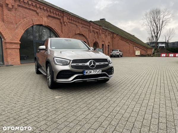 Mercedes-Benz GLC 300 Coupe 4Matic 9G-TRONIC AMG Line - 1