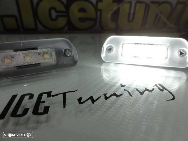 Suporte de lâmpada de matricula com led branco para Mercedes Classe R W251, ML W164, GL X164, Classe E W210 5p Carrinha - 17