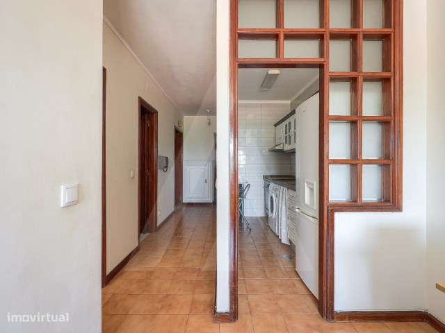 Apartamento T1+1 com arrumos e lugar de garagem em Mafamude!-9
