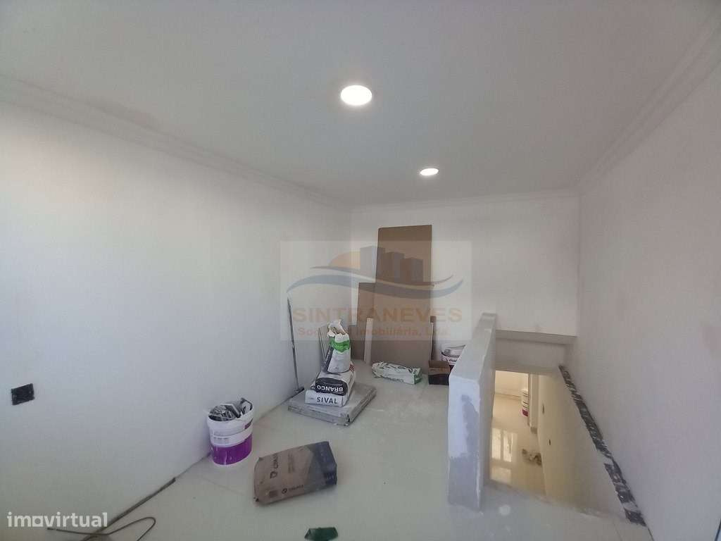 Moradia T3+T3 totalmente remodelada, com terraço, 4 casas de banho,...-44