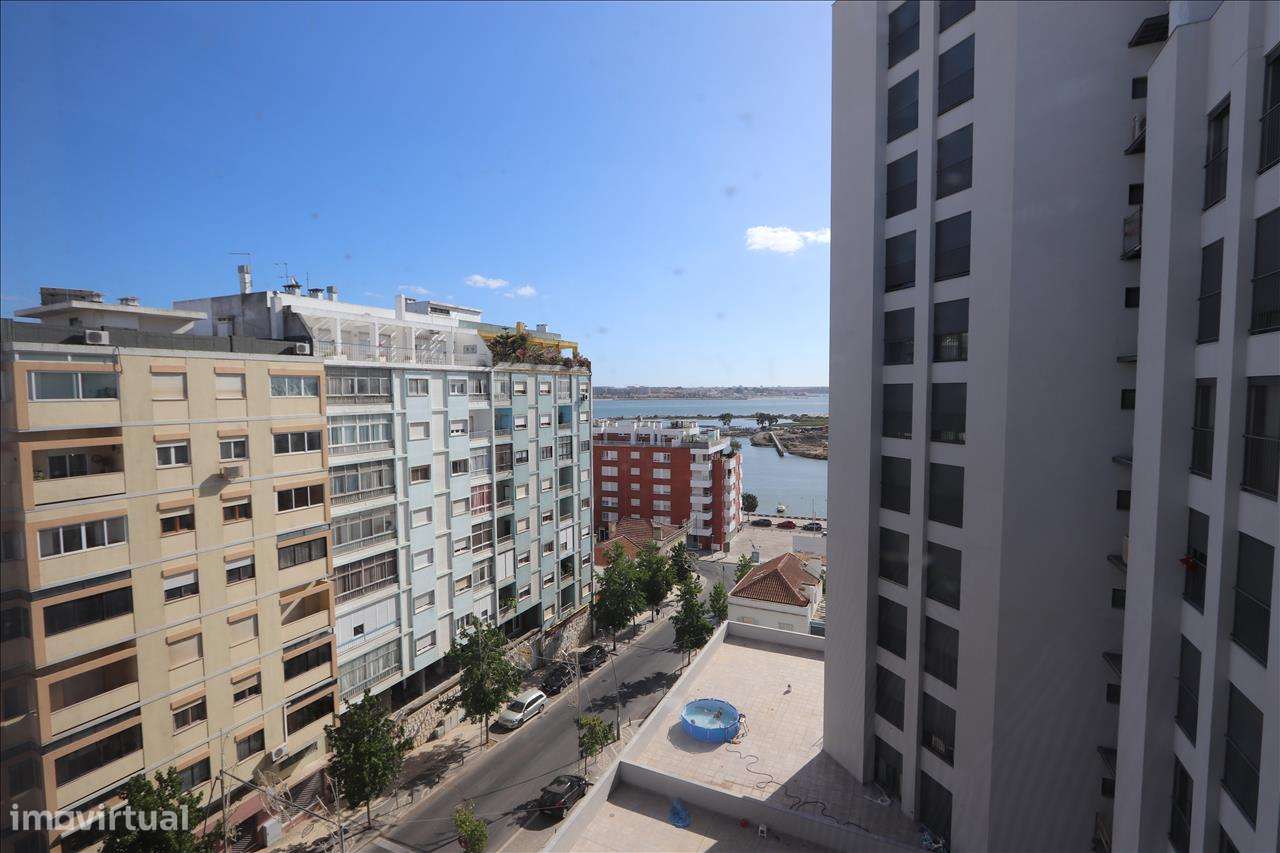 Apartamento em Barreiro, Lavradio - Grande imagem: 2/15