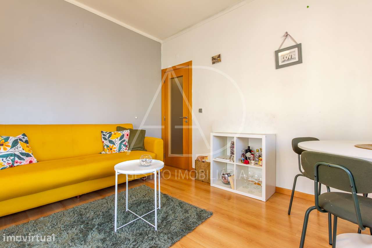 Apartamento T2 bem localizado em Baixa da banheira-8