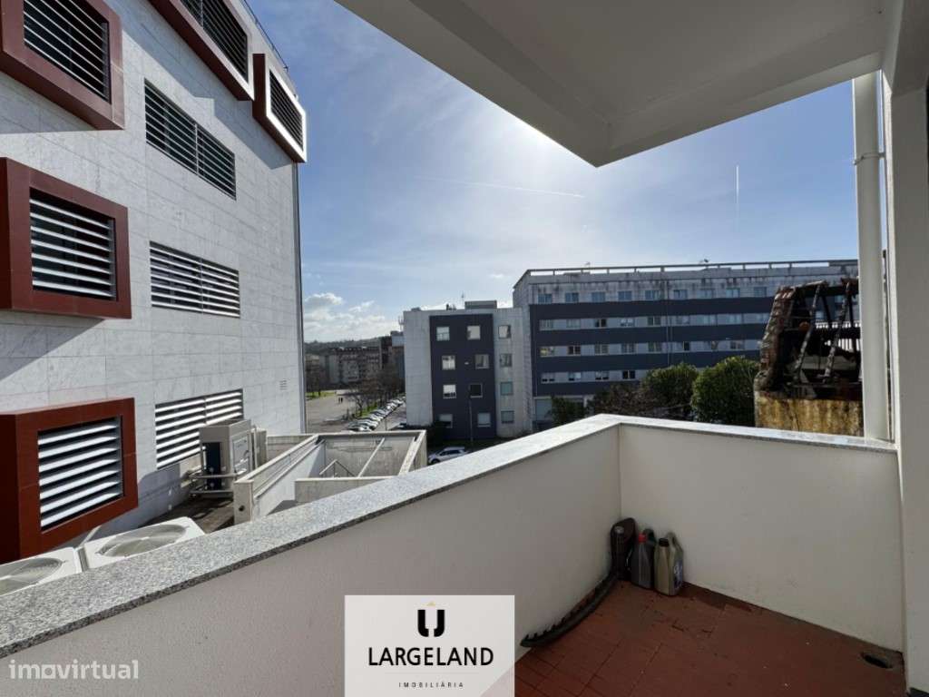 Prédio - Santa Maria da Feira - Grande imagem: 2/13