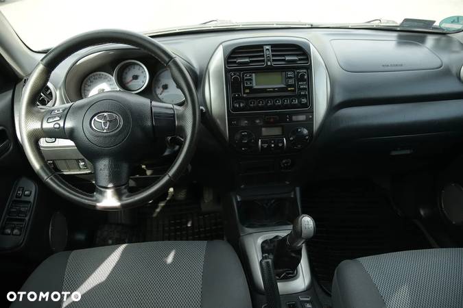 Toyota RAV4 - 23