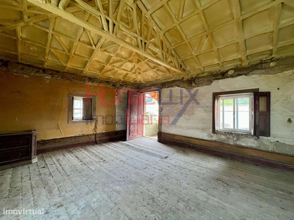 Terreno com Ruinas em Águas Santas-16