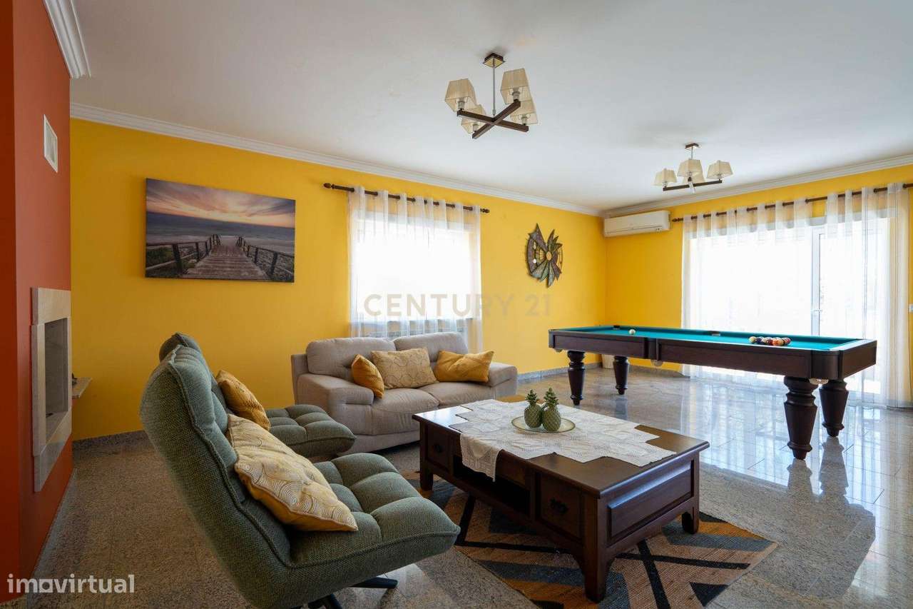 Moradia T3 - C/ espaço exterior e piscina-19