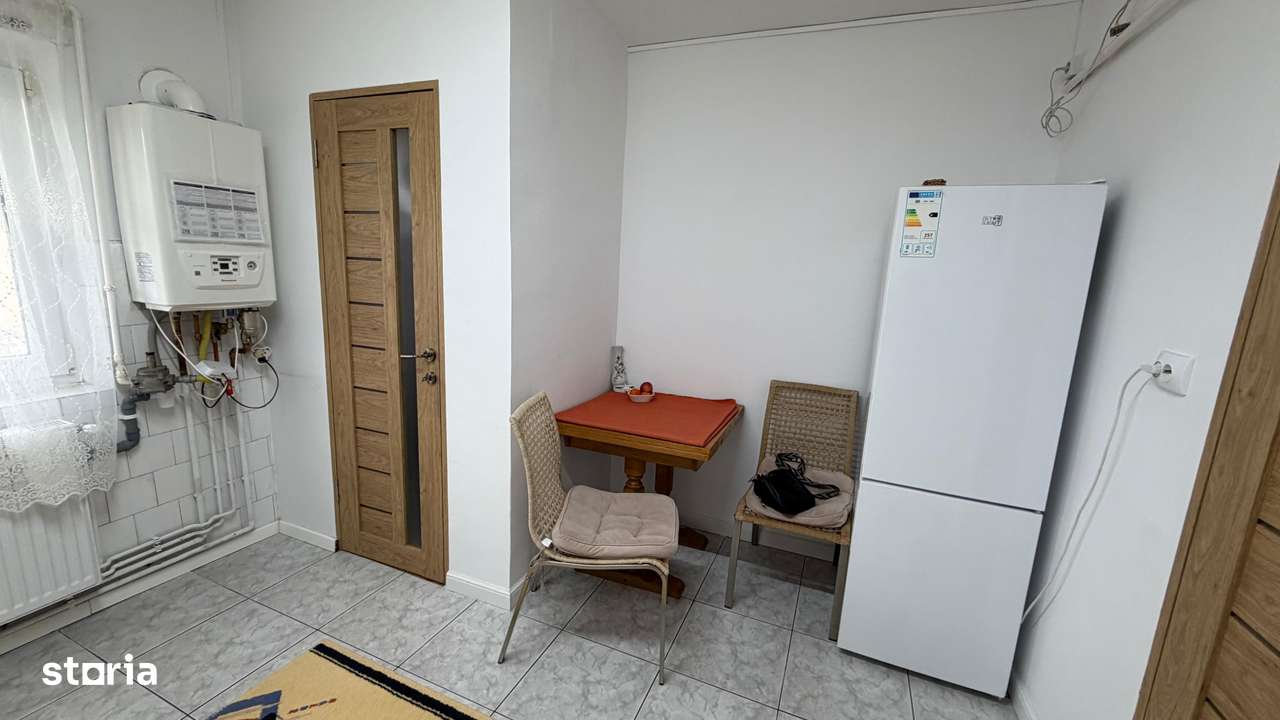 Apartament cu 3 camere, 2 bai, 2 balcoane, decomandat et3, cartier MV1-2