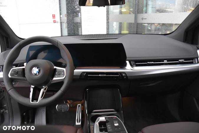 BMW Seria 2 220i mHEV - 11