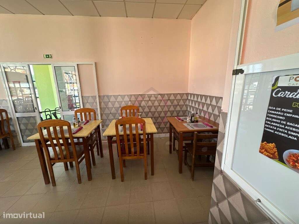 Prédio a venda com restaurante e habitação, à venda em SInes-6
