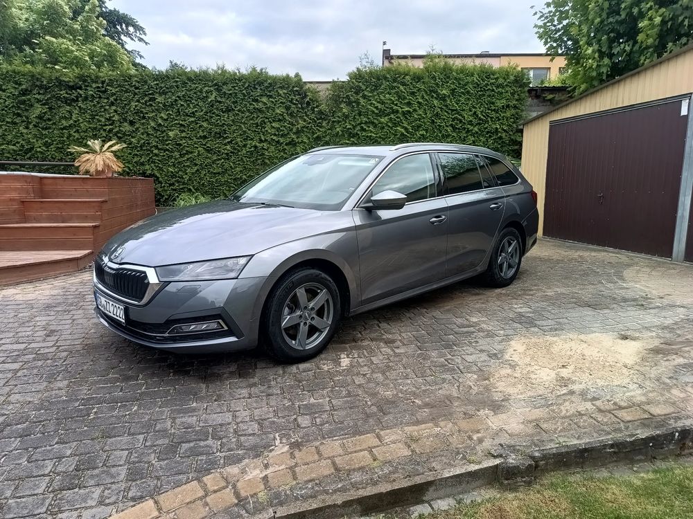 Skoda Octavia IV 2.0 TDI DSG Selection 2023