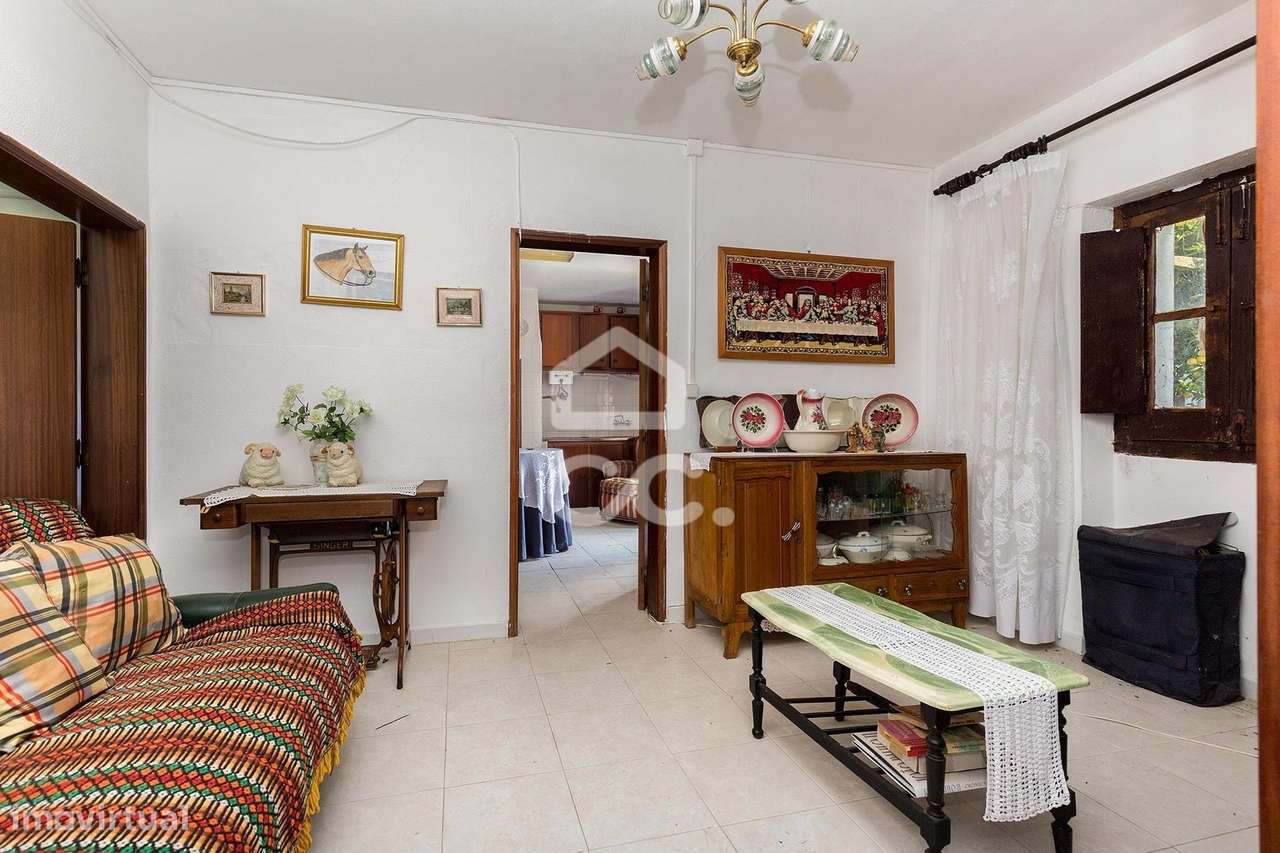 Duas moradias com área total de 327 m2 de construção em amplo Terreno - Grande imagem: 5/41