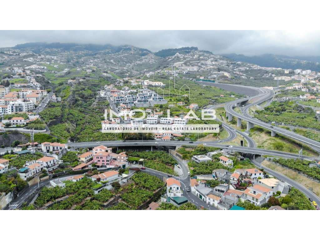 Moradia T2+1 - Câmara de Lobos - Vista Mar e Vista Montanha-33