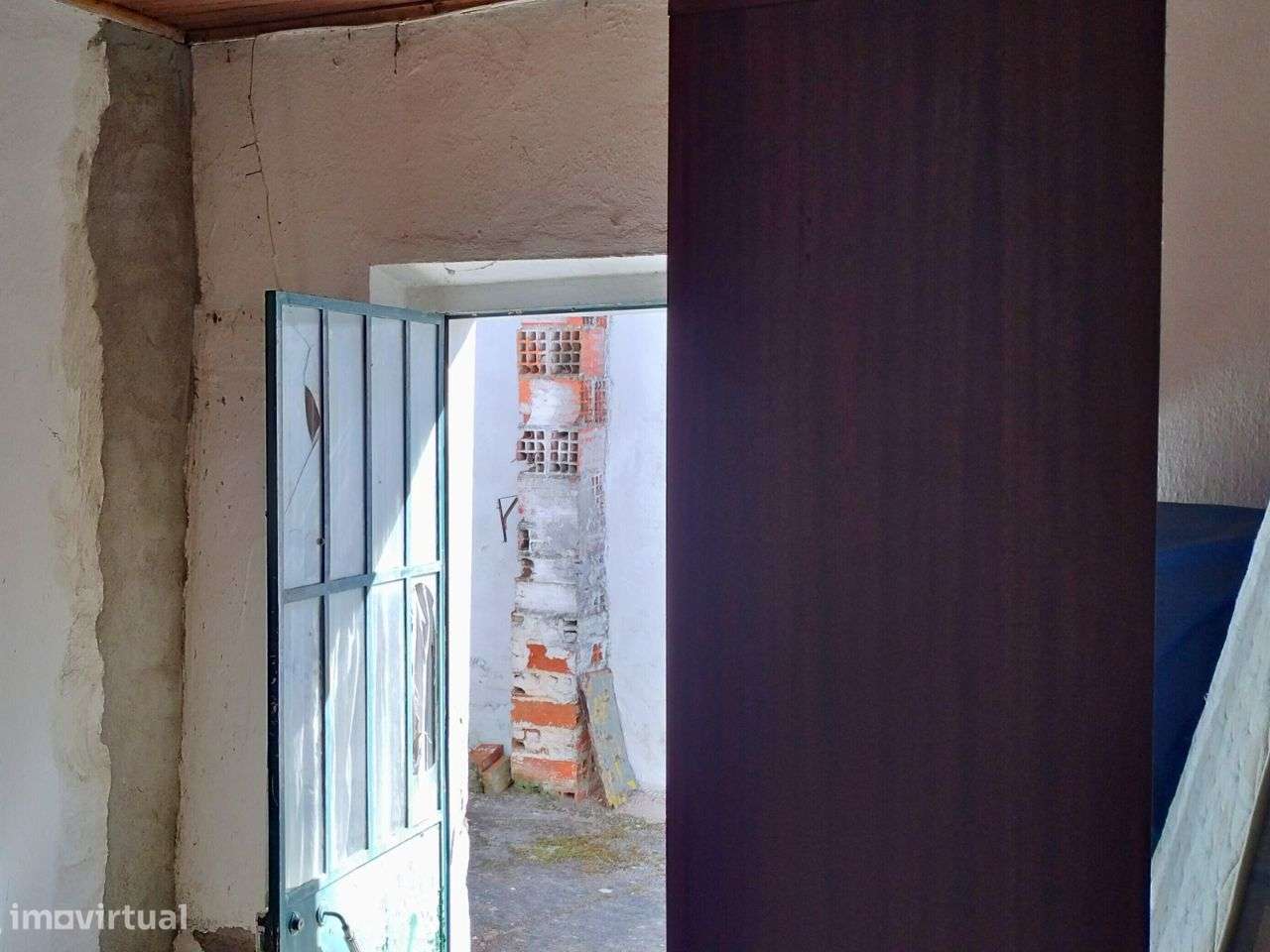 Moradia T1 com 345 m2 de terreno - Grande imagem: 5/20