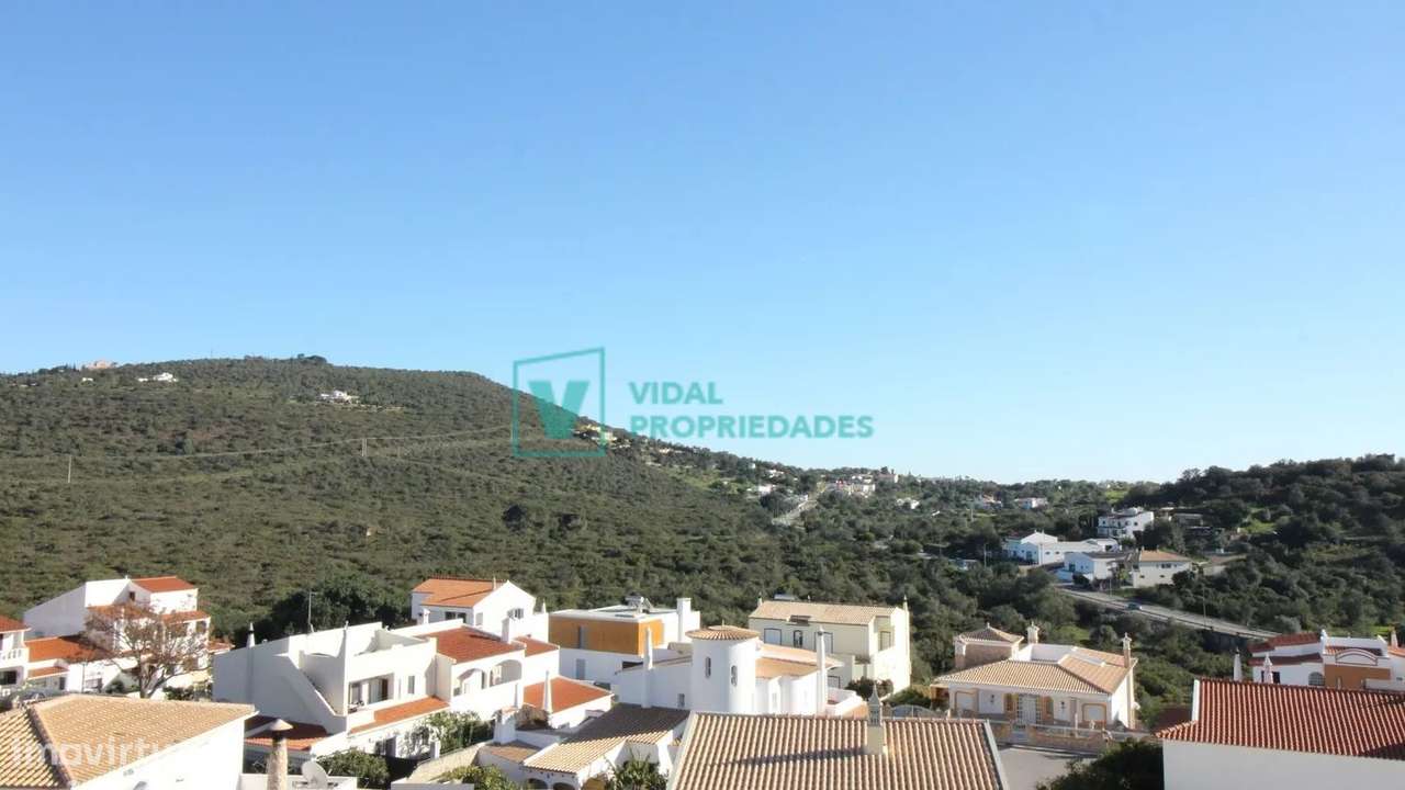Moradia T7 com piscina e garagem em Loulé-47