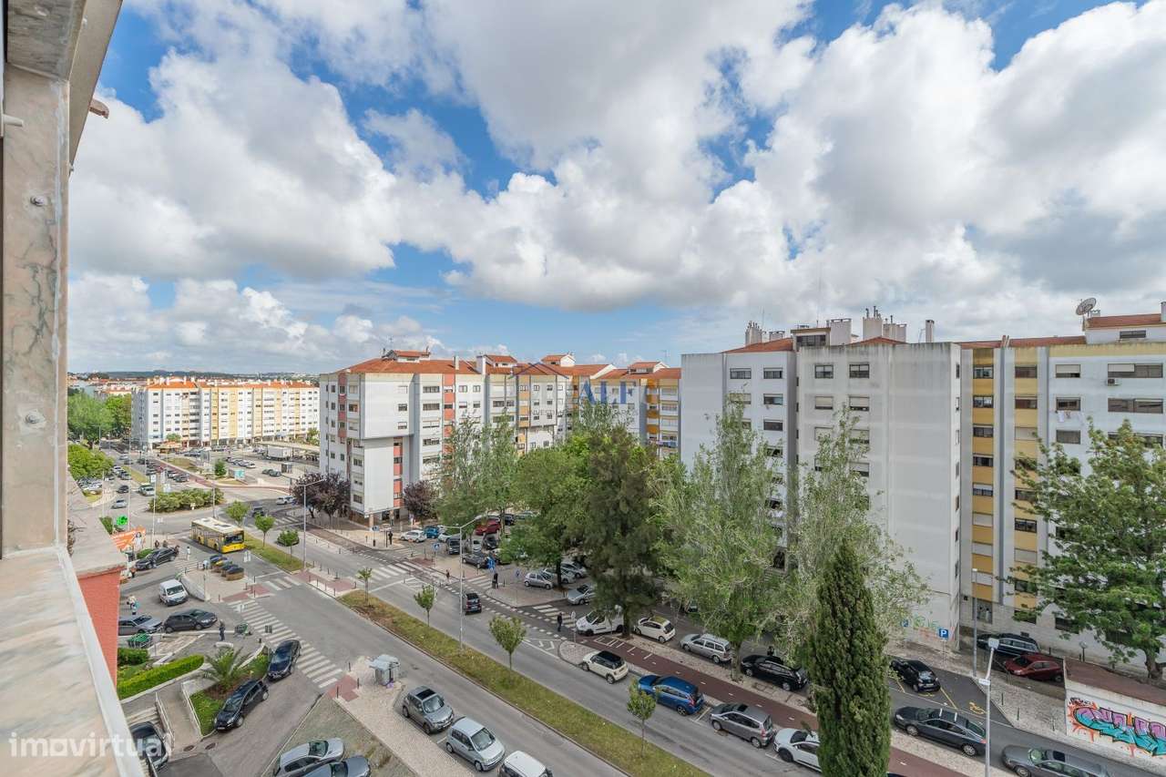 Apartamento T3 em Massamá, junto ao Shopping Center-26