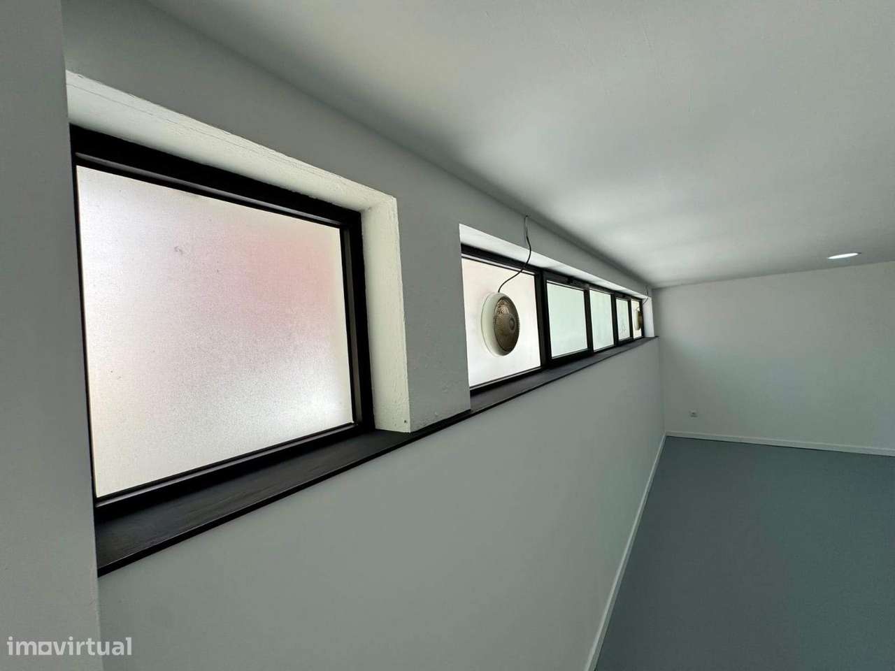 Garagem/Armazém para Venda – Totalmente Restaurado-7