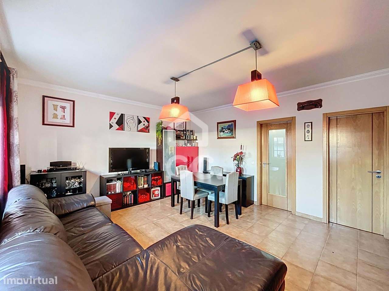 Moradia T4 no Centro do Bombarral com Garagem, Quintal e Varanda - Grande imagem: 5/29