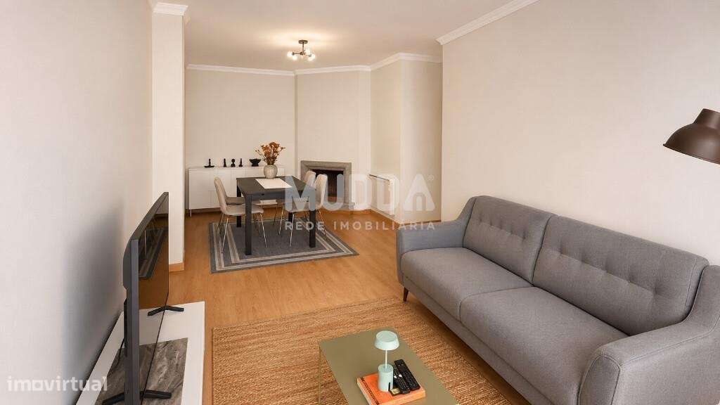 Apartamento T2 Mobilado e Equipado com Garagem Fechada em São João de