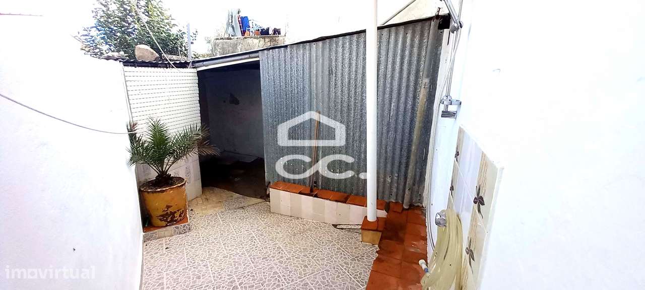 Moradia T1 com logradouro-12