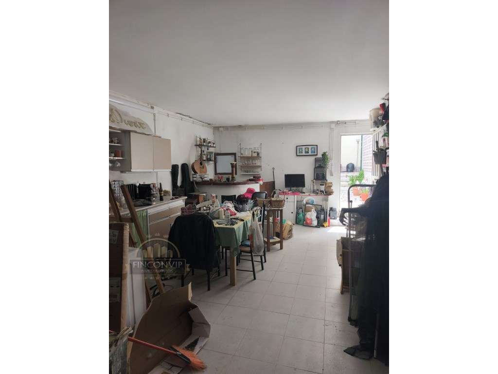 Vende-se andar de moradia bi-familiar - Rés do Chão em São Domingos...-24