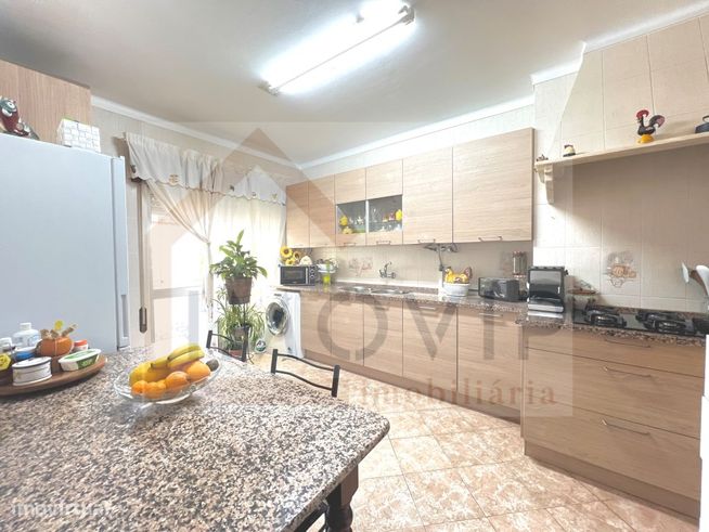 Apartamento T3 nos Quatro Caminhos-1