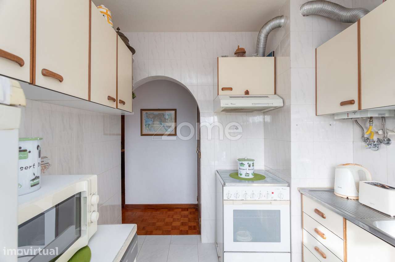 T3 em Sto. António dos Cavaleiros - Grande imagem: 4/28