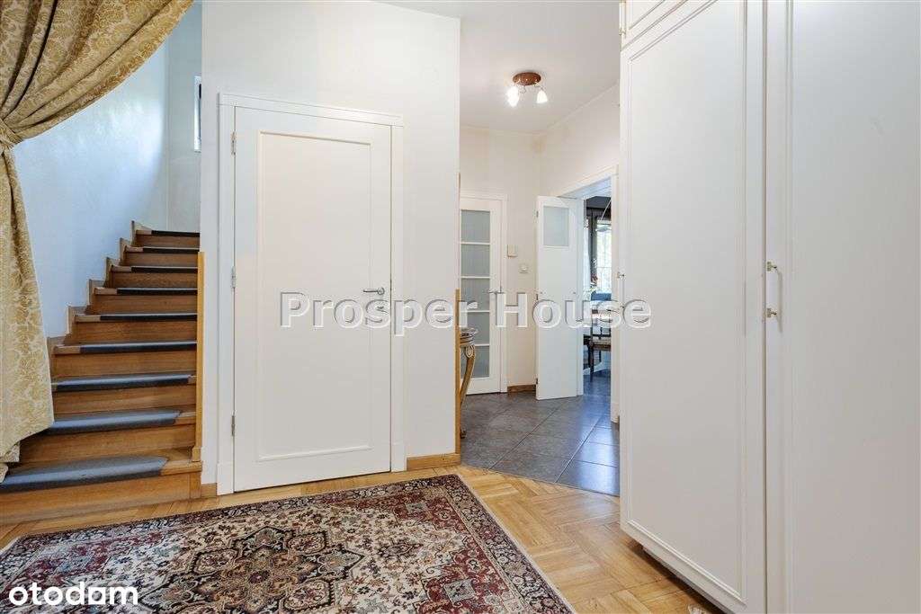 Dom z ładną zagospodarowaną działką.-7